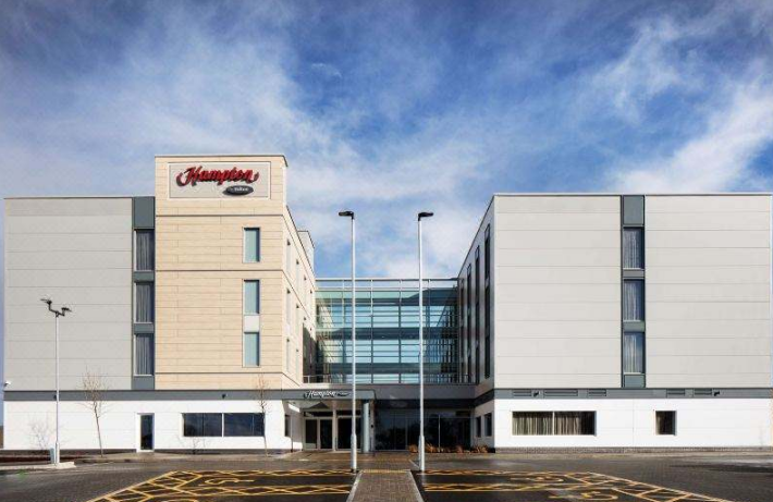 《巅峰国际在全球》系列报道之一——英国布里斯托机场希尔顿欢朋酒店